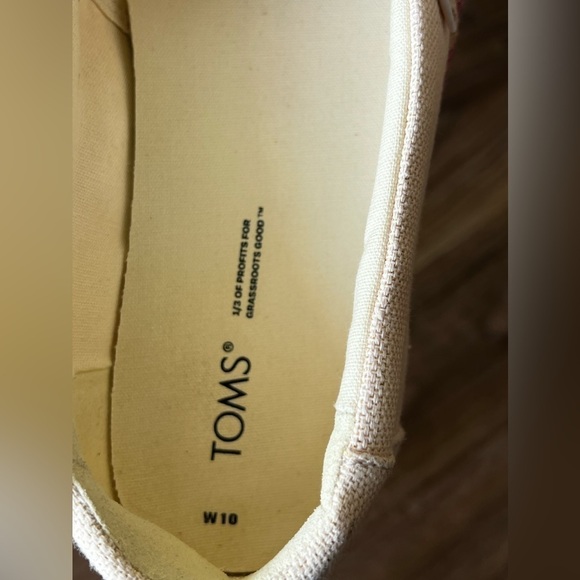 Toms Valencia Platform Espadrille - Dusty Peach
Metallic Linen - Size 10w - Picture 6 of 6